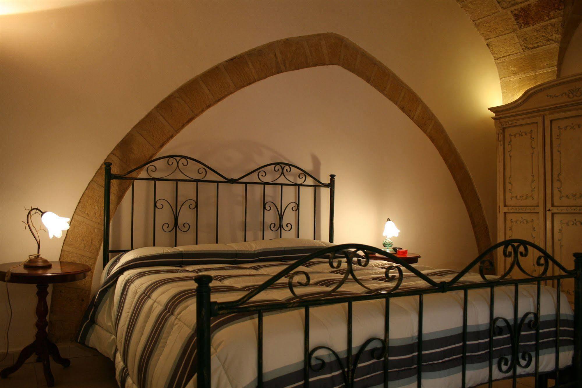 Antiche Volte B&B Lecce Extérieur photo